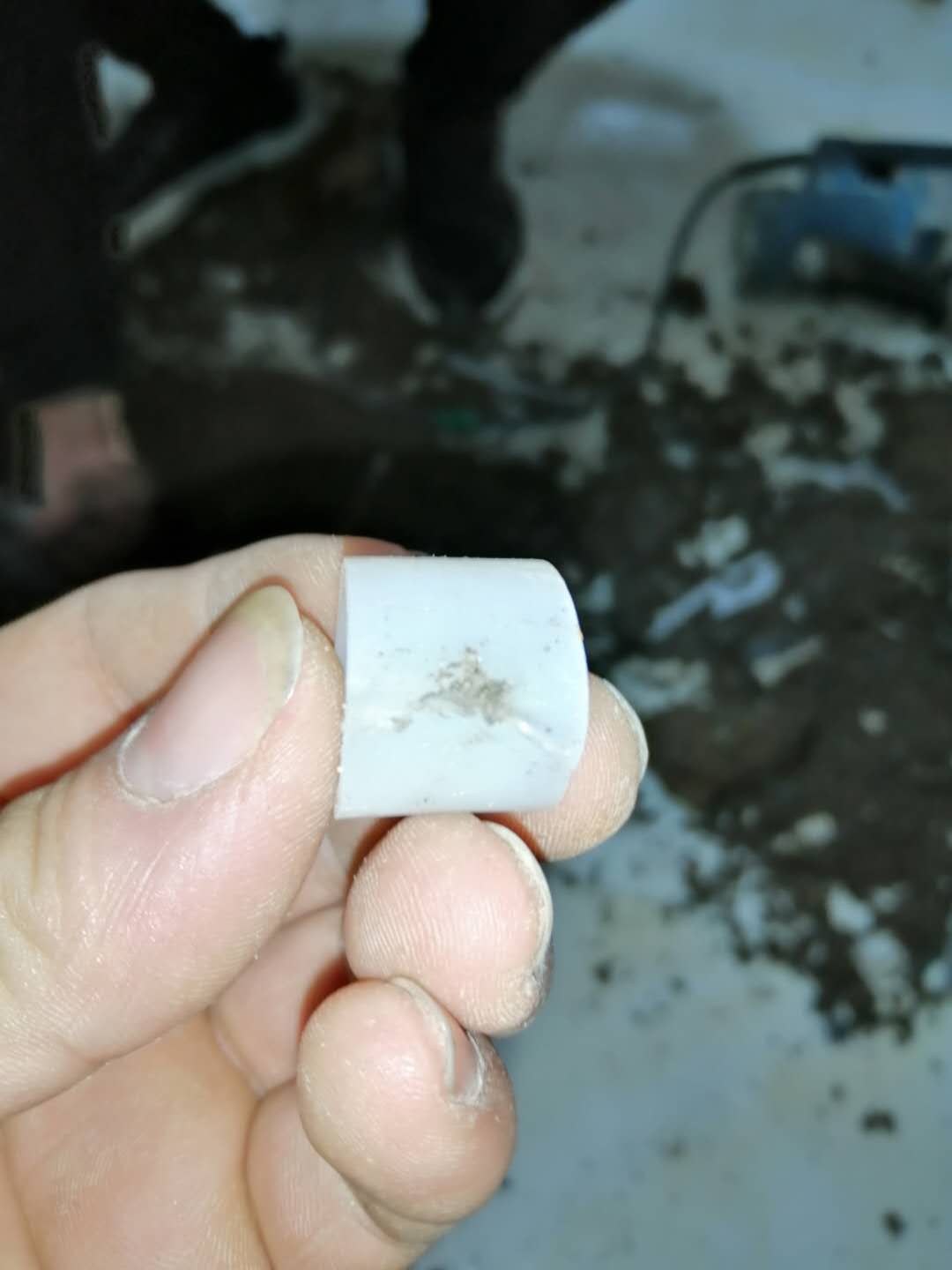 仁布家里地暖漏水了怎么办？